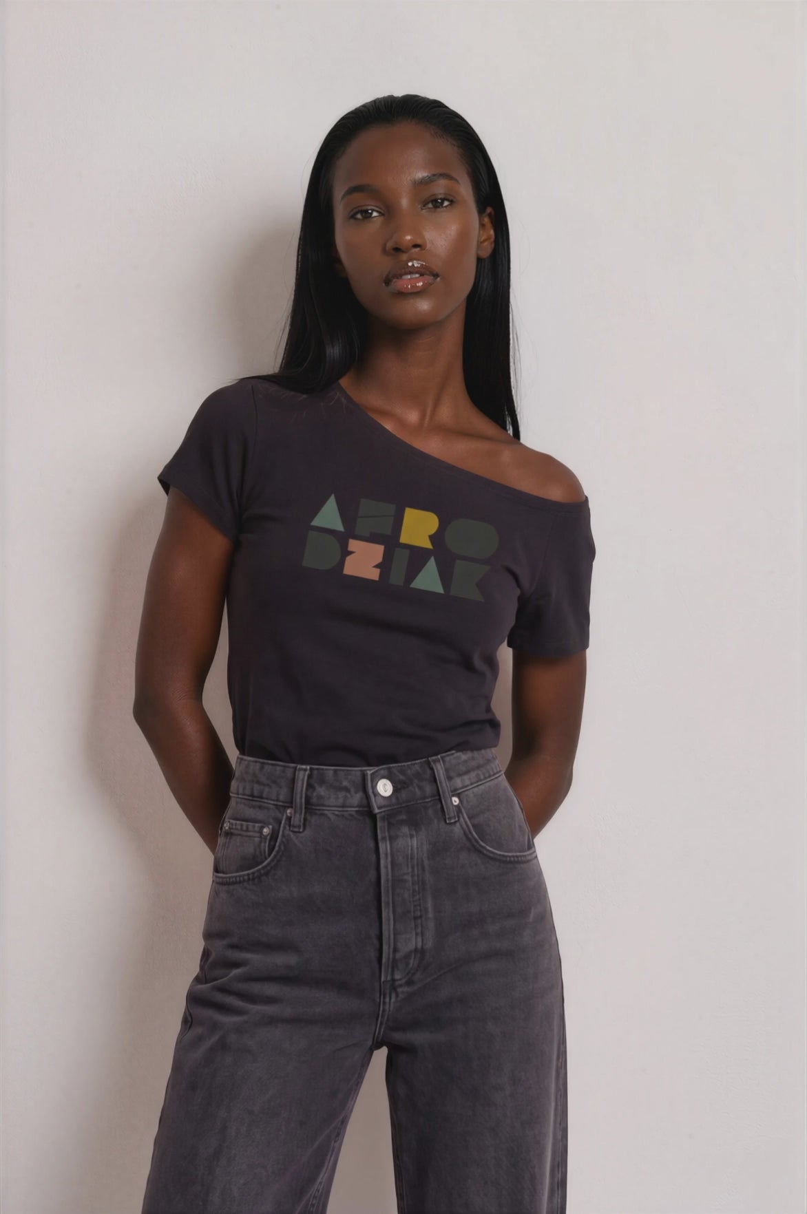 AfroDziak Women’s Off-the-Shoulder Tee